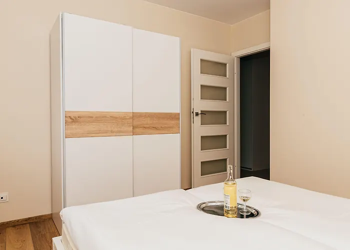 アパート Elite Center